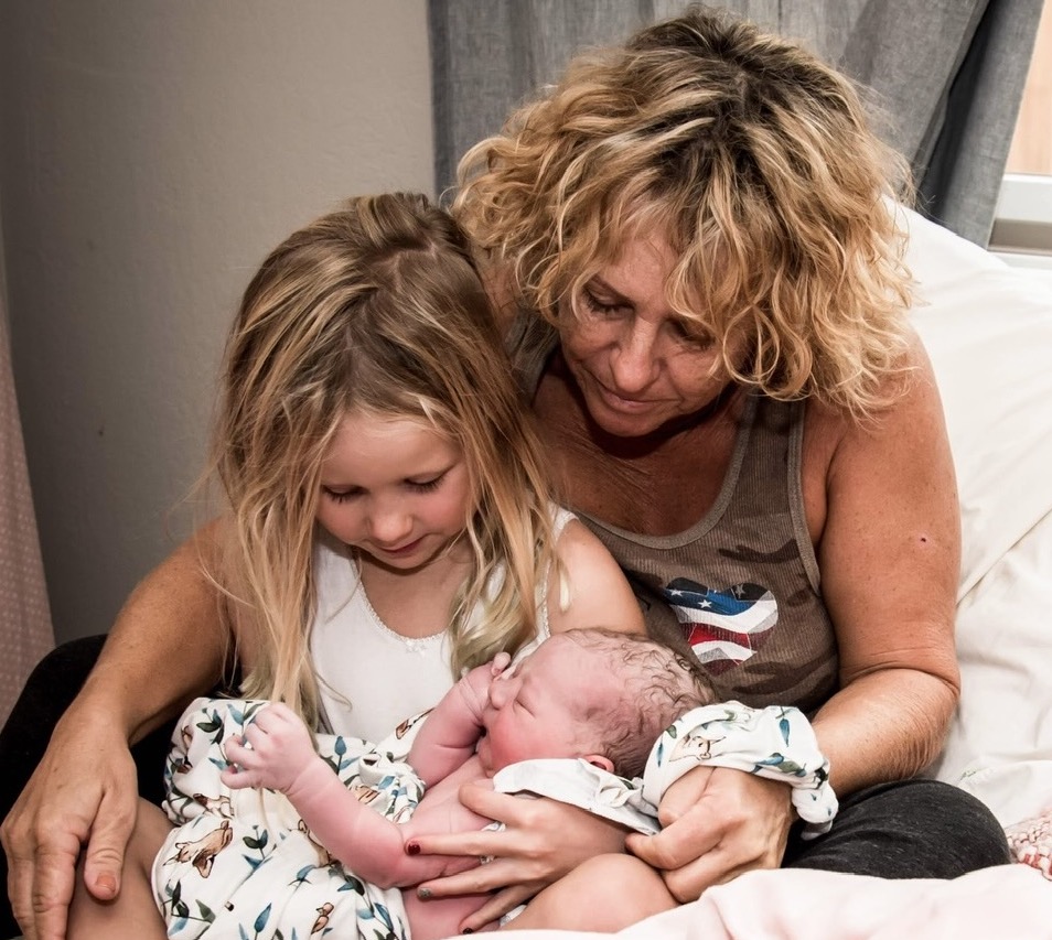 Pauia With Small Girl and Baby